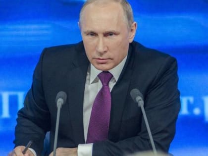 Путин сделал повторную прививку «Спутником Лайт»