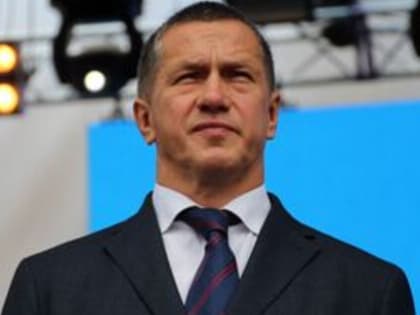 Вице-премьер пообещал губернатору Приморья 300 миллионов рублей на дороги