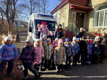 Спасатели дали старт акции «Безопасный Новый год», побывав в гостях у дошколят