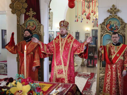 В четверг Светлой седмицы глава Приморской митрополии совершил литургию в Никольском храме города Уссурийска