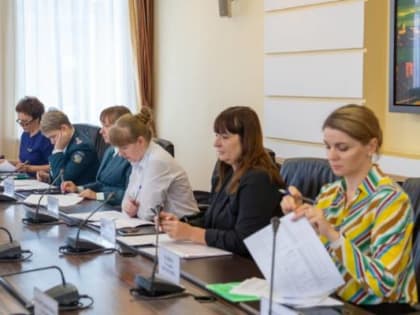 Сотрудникам некоторых предприятий Владивостока повысили заработную плату