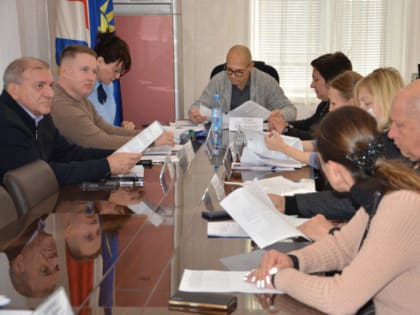 Постоянная комиссия Думы Артемовского городского округа по вопросам социальной политики и делам молодежи рассмотрела ряд вопросов сегодня, 18 декабря