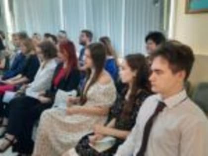 Арсеньевским выпускникам вручены медали «За особые успехи в учении»