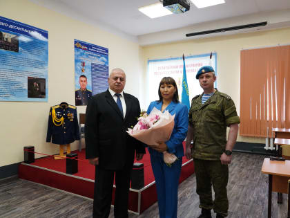 Мы будем помнить и гордиться: в Уссурийске открыли комнату памяти в честь Героя СВО