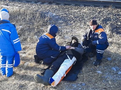 В Приморье спасли рыбака, который упал с шестиметрового обрыва и сломал ногу