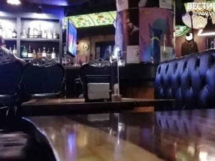Дебош устроили в баре двое «неприглашенных»