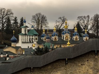 В Центральной городской библиотеке г. Арсеньева для пожилых читателей продолжаются виртуальные экскурсии из цикла по «Святыни России» (+ Фото)