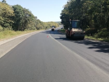 Ремонт дорог в Приморье продолжается