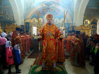 В пятницу Светлой седмицы глава Приморской митрополии совершил литургию в Покровском храме Уссурийска