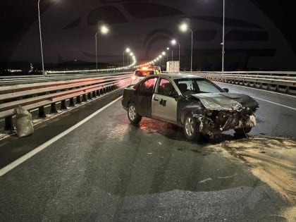 "Вся "морда" в кашу": серьезное ДТП произошло на низководном мосту во Владивостоке