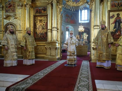 В день памяти первоверховных апостолов Петра и Павла митрополит Владимир сослужил за Божественной литургией митрополиту Крутицкому и Коломенскому Павлу