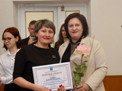 Накануне Дня энергетика, сотрудники артемовских предприятий энергетического комплекса принимали поздравления