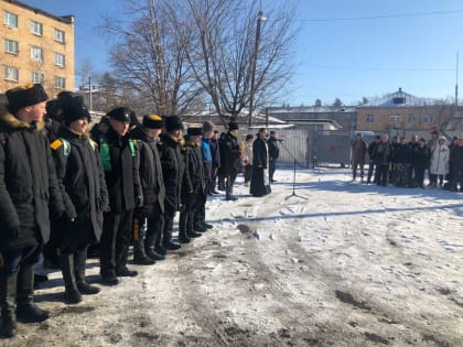 Иерей Димитрий Овчинников и атаман Даубихинской станицы Дмитрий Чернявский приняли участие в отправке призывников в ряды Вооруженных сил (+ Фото)