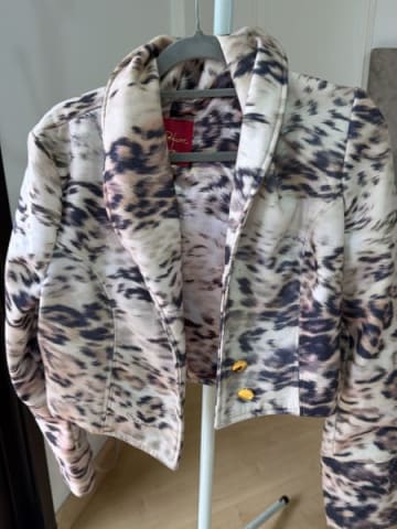 Casaco feminino estampado Lança Perfume , tamanho M