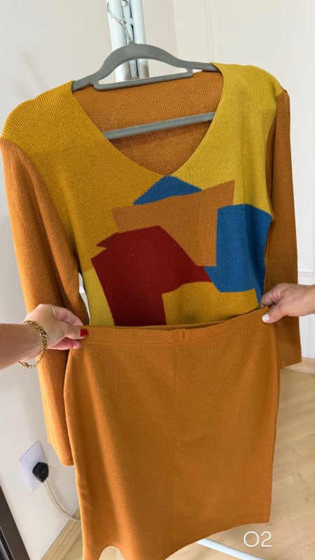 Conjunto de inverno (camisa + saia) 