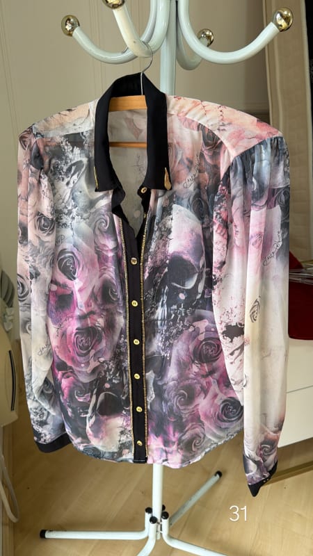 Camisa social feminina estampada com transparência 