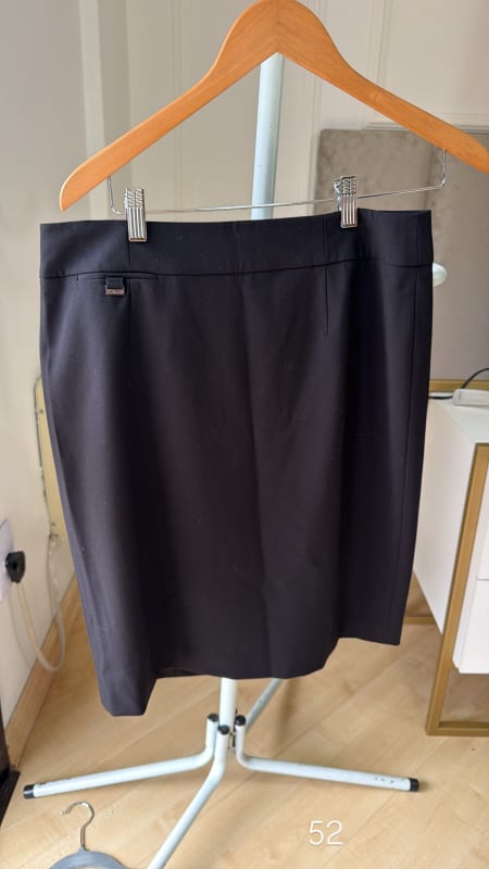 Saia Calvin Klein preta