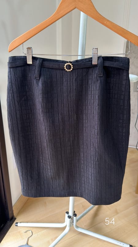 Saia feminina elegante preta