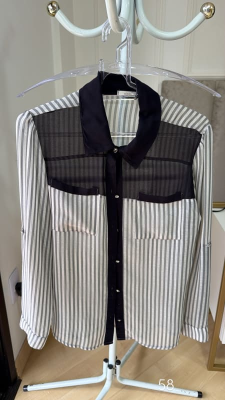 Camisa social feminina com detalhe em transparência 