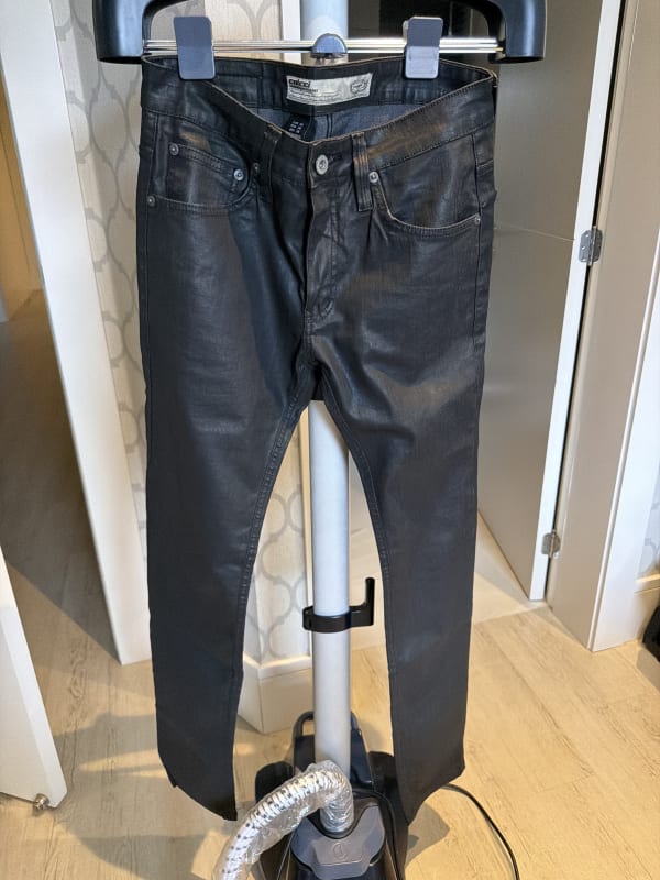 Calça resinada preta 