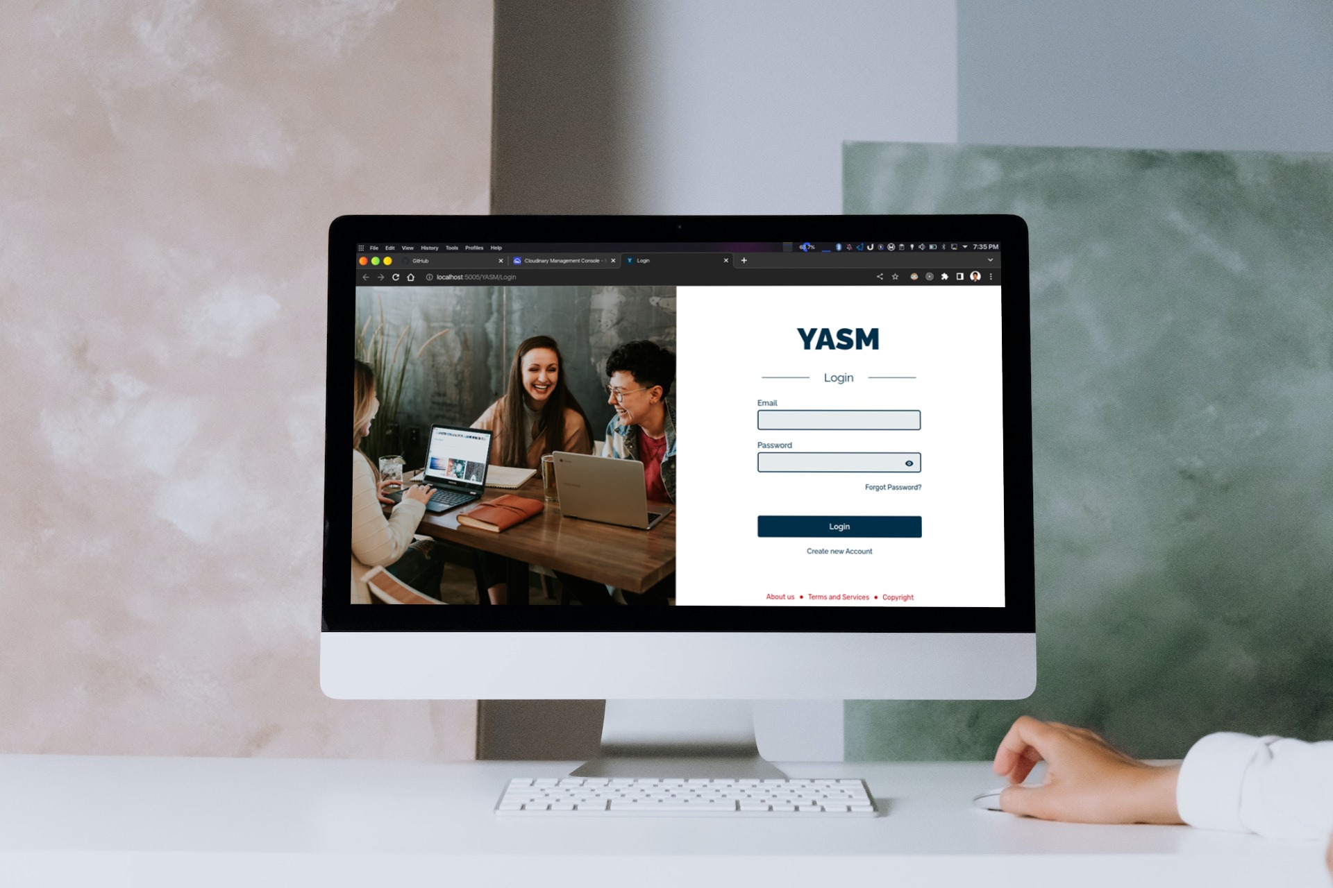 YASM(Yet another social Media)