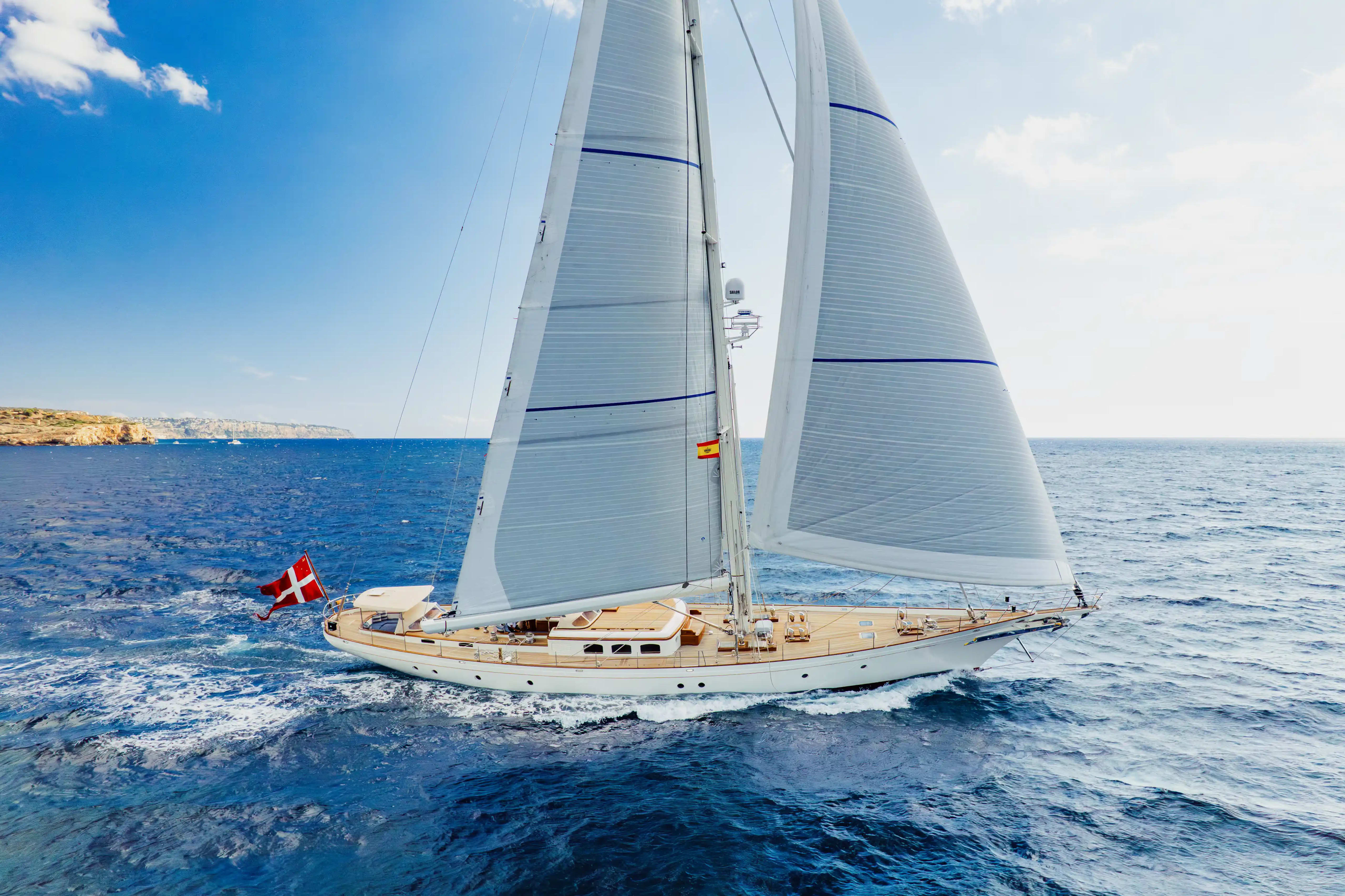 Foftein sailing yacht underway