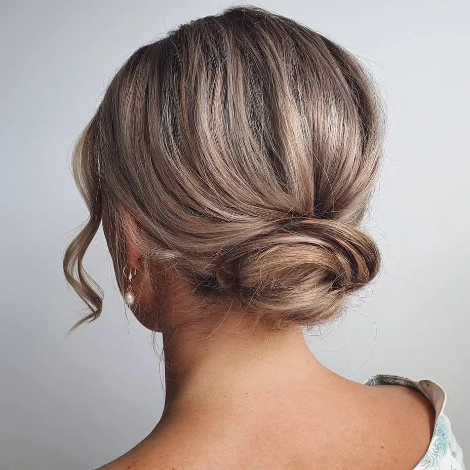 Penteados para cabelos curtos que nunca saem de moda 2 Chignon - penteado para cabelo curto