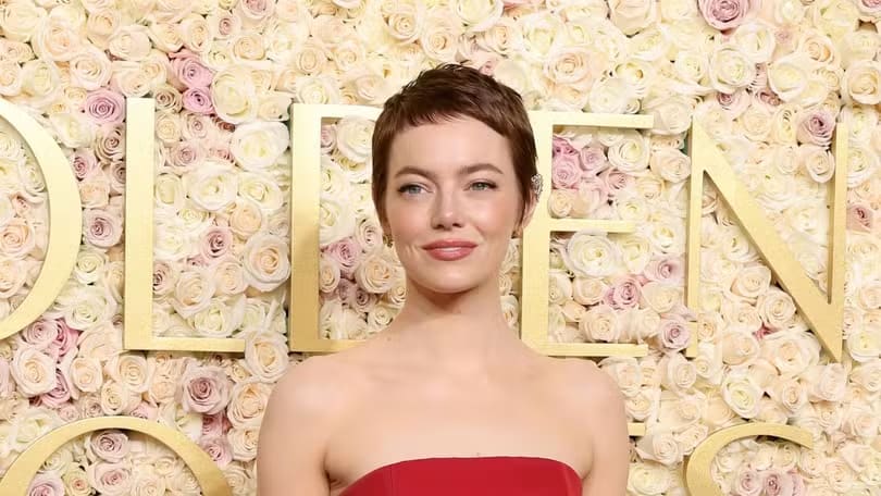 Emma Stone com o seu novo Cabelo Curto no Globo de Ouro 2025 3 Emma Stone globo de ouro 2025