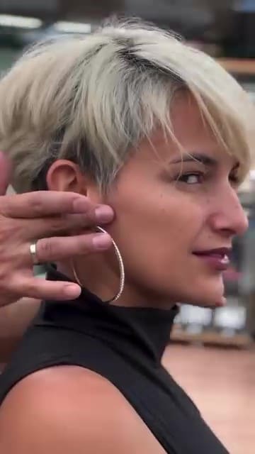O Cabelo Curto Feminino que Une Estilo, Praticidade e Personalidade 4 outro lado do corte de cabelo curto