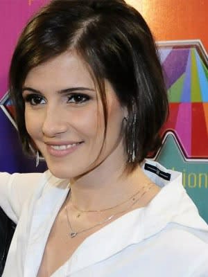 4 Famosas que Surpreenderam com os seus Cabelos Curtos Feminino 5 Deborah Secco chanel