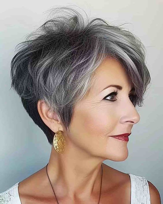 Corte curto para mulheres com 50+