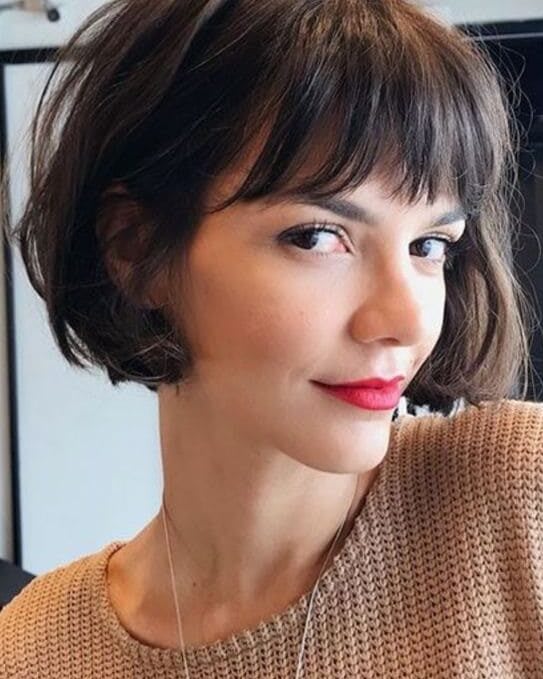 French Bob com Franja: Guia de Visagismo e Dicas de Finalização 5 Cabelo curto french bob