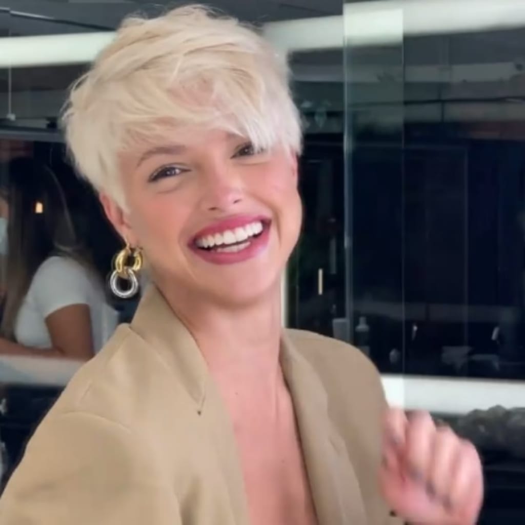 Agatha Moreira cabelo curto