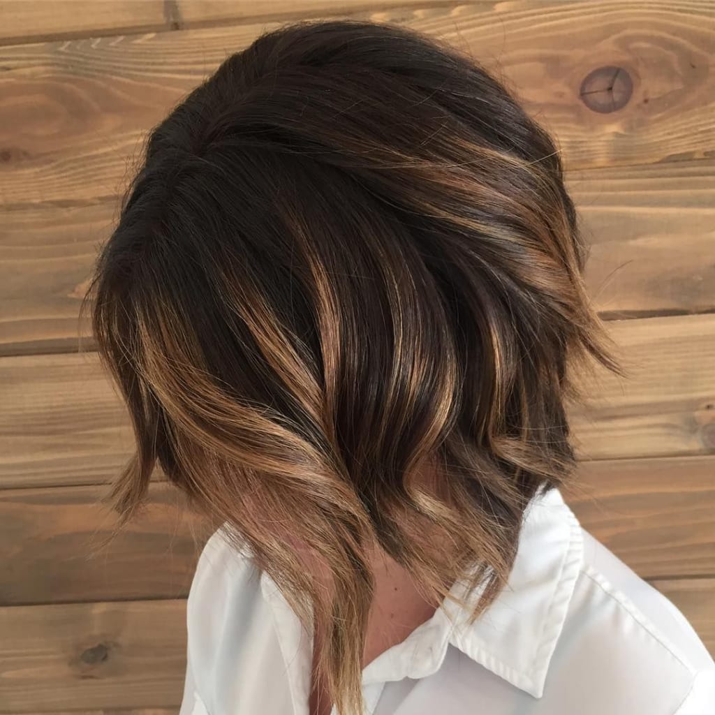 Cabelos Curtos com Luzes Mel para as Mulheres 2 cabelo curto feminino Bob ou chanel com luzes mel