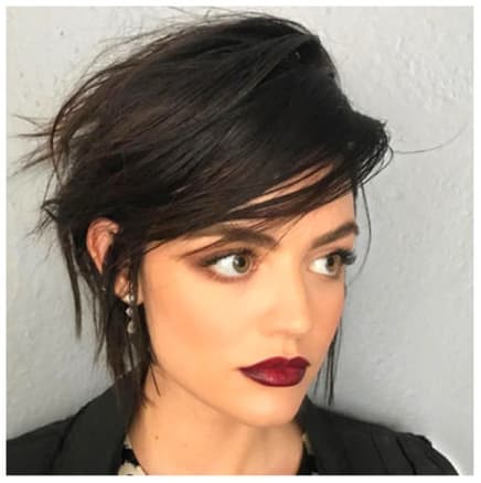 Inspire-se no belíssimo cabelo curto da atriz Lucy Hale 4 Lucy Hale apostando em uma franja diferente