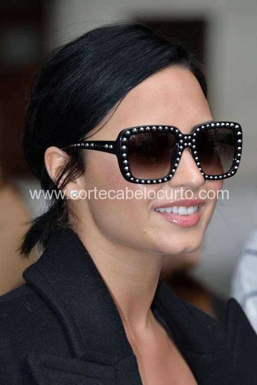 penteado-demi-lovato-cabelo-curto-4 penteado-demi-lovato-cabelo-curto-4