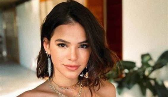bruna-marquezine-long-bob