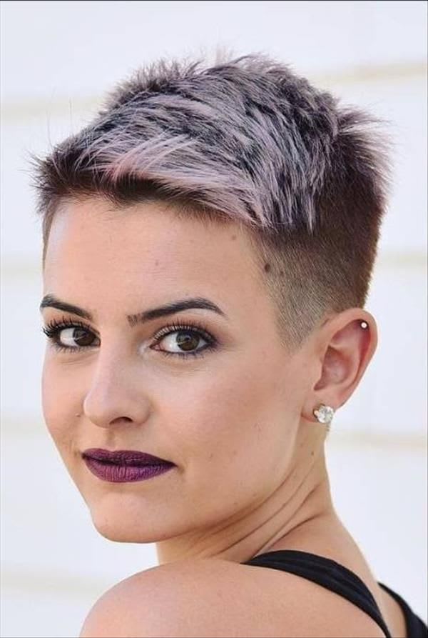 Corte de cabelo Curto feminino com a lateral raspada 5 Cabelo Curto feminino Pixie com a lateral raspada
