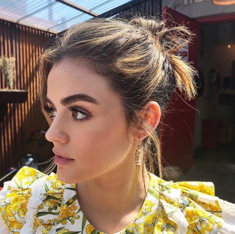 lucy-hale3-coque-penteado-cabelo-curto