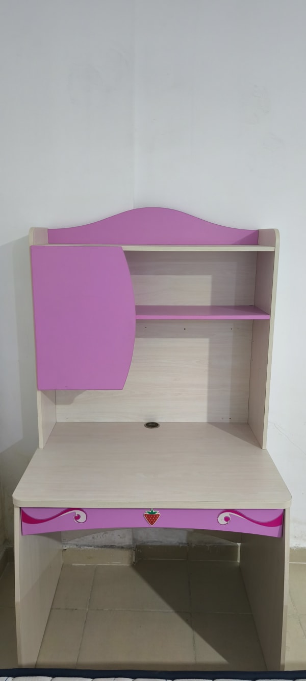 Çilek Çalışma Masası Mdf 