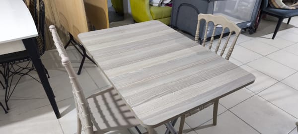 Katlanır Masa + 2 sandalye plastik