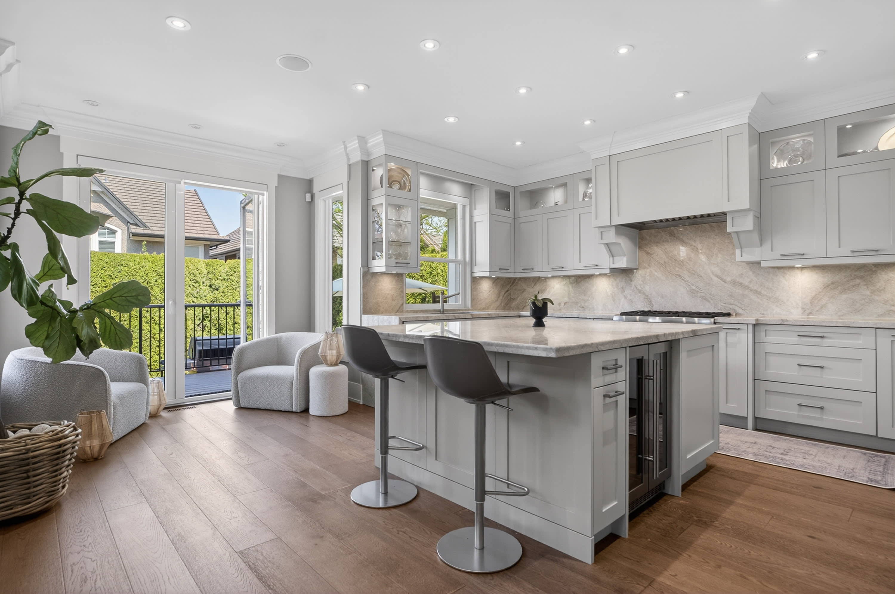 Morgan Creek Executive Residence — 15507 37A Avenue