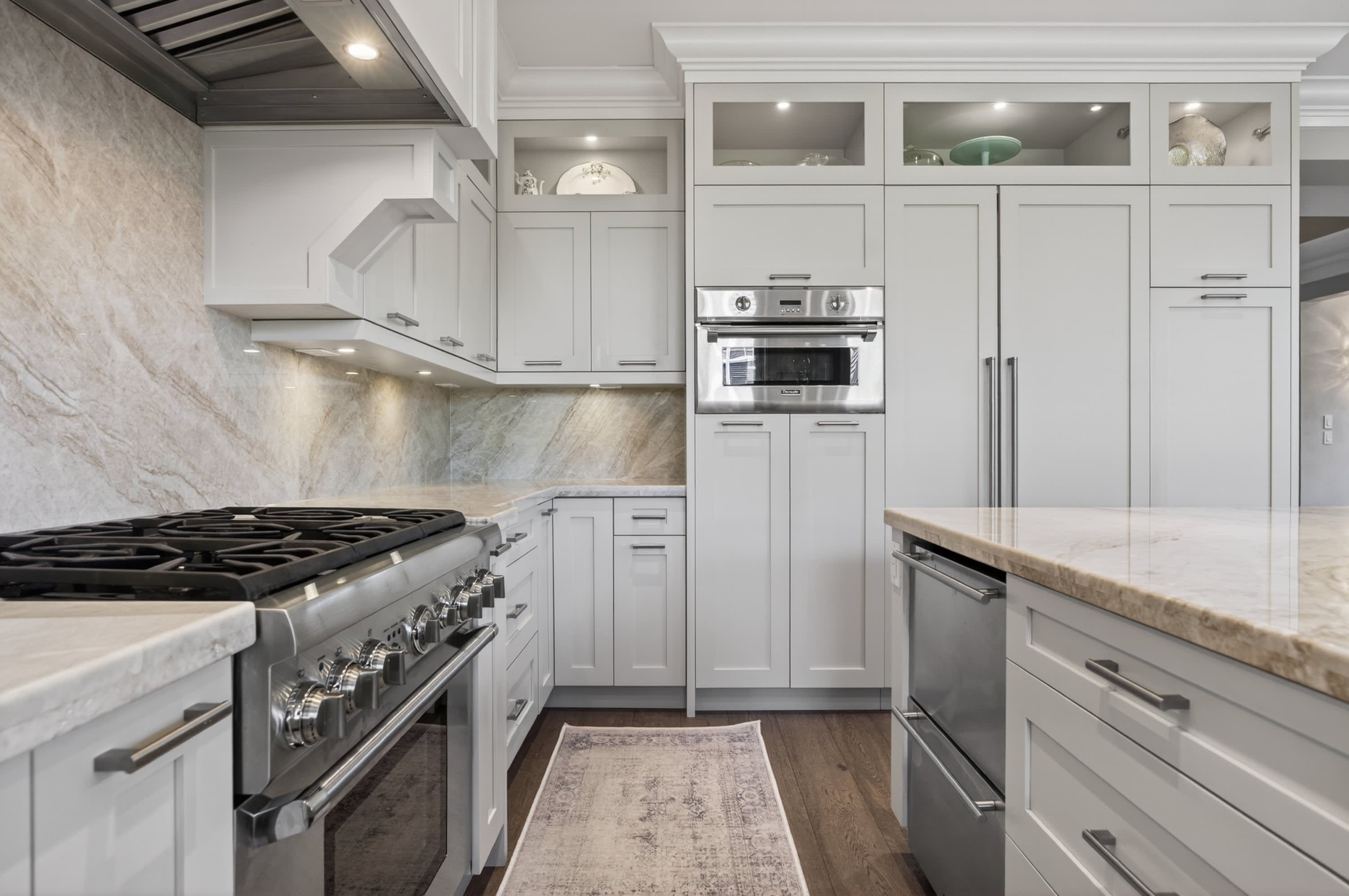 Morgan Creek Executive Residence — 15507 37A Avenue