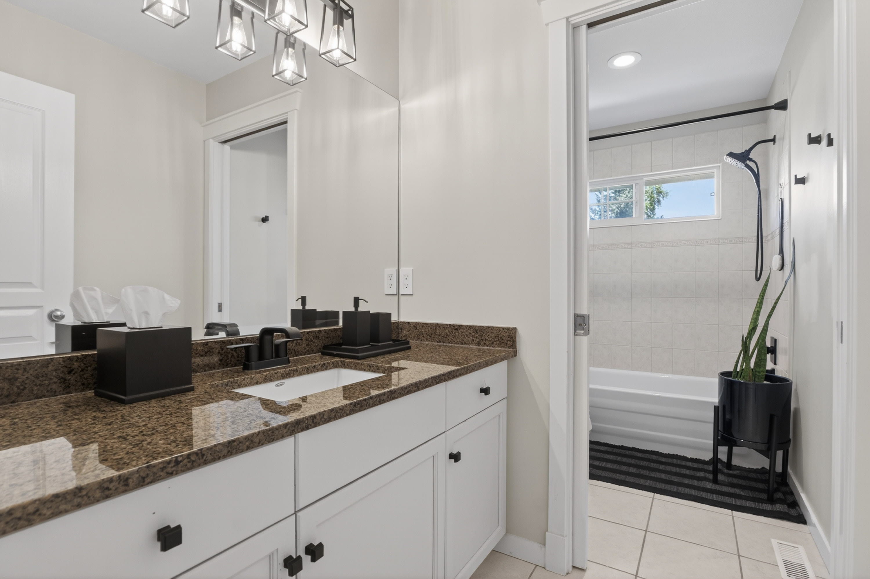 Morgan Creek Executive Residence — 15507 37A Avenue