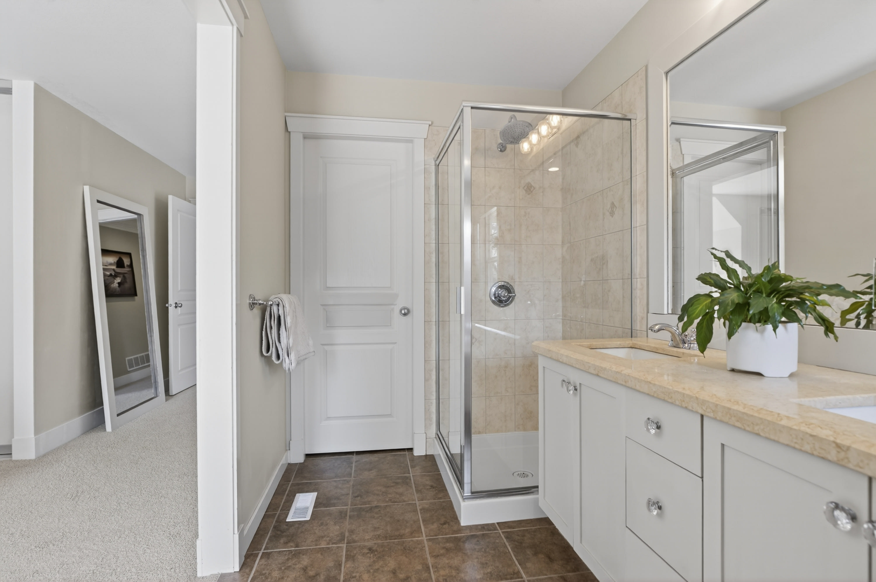 Morgan Creek Executive Residence — 15507 37A Avenue