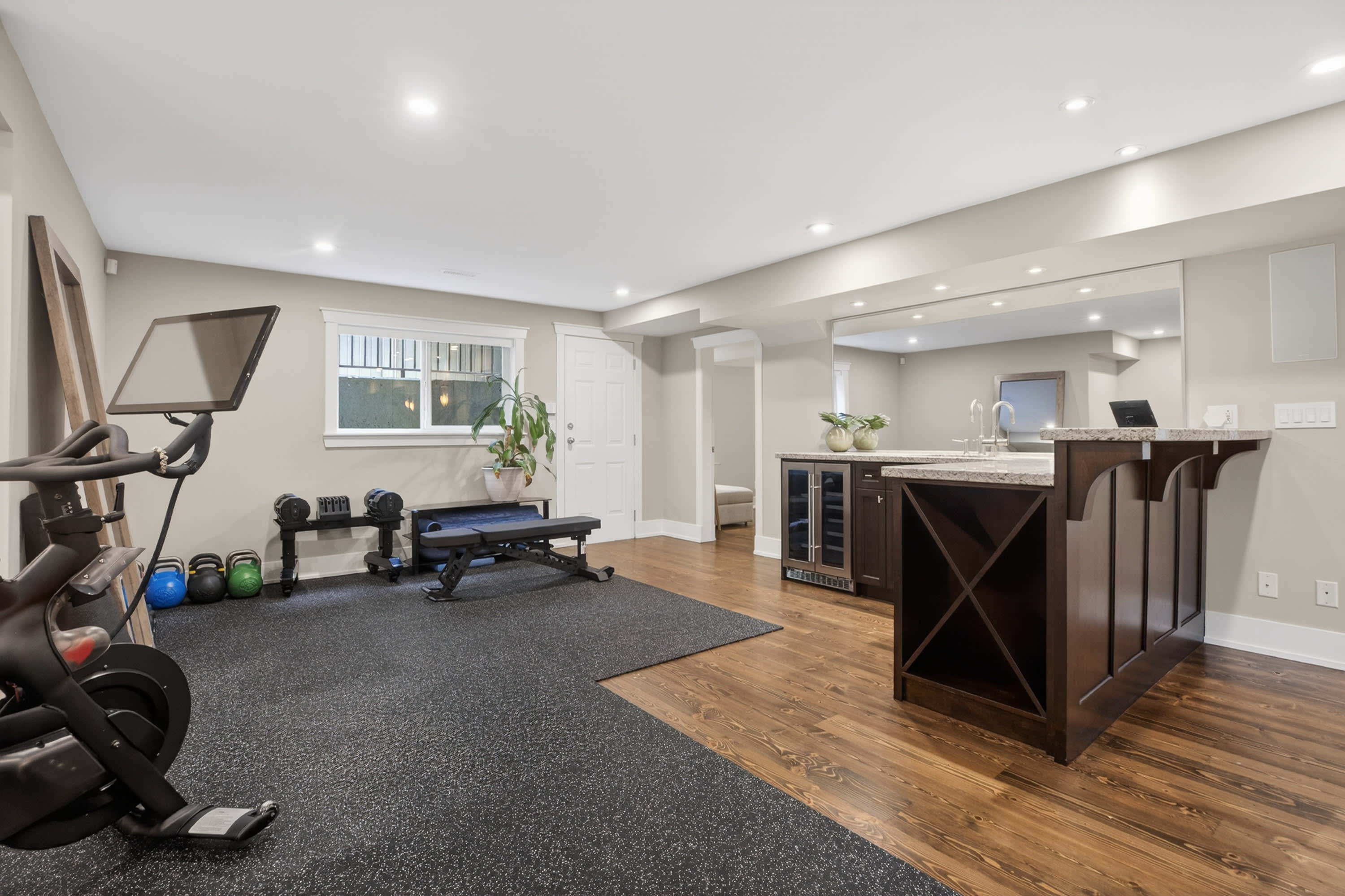 Morgan Creek Executive Residence — 15507 37A Avenue