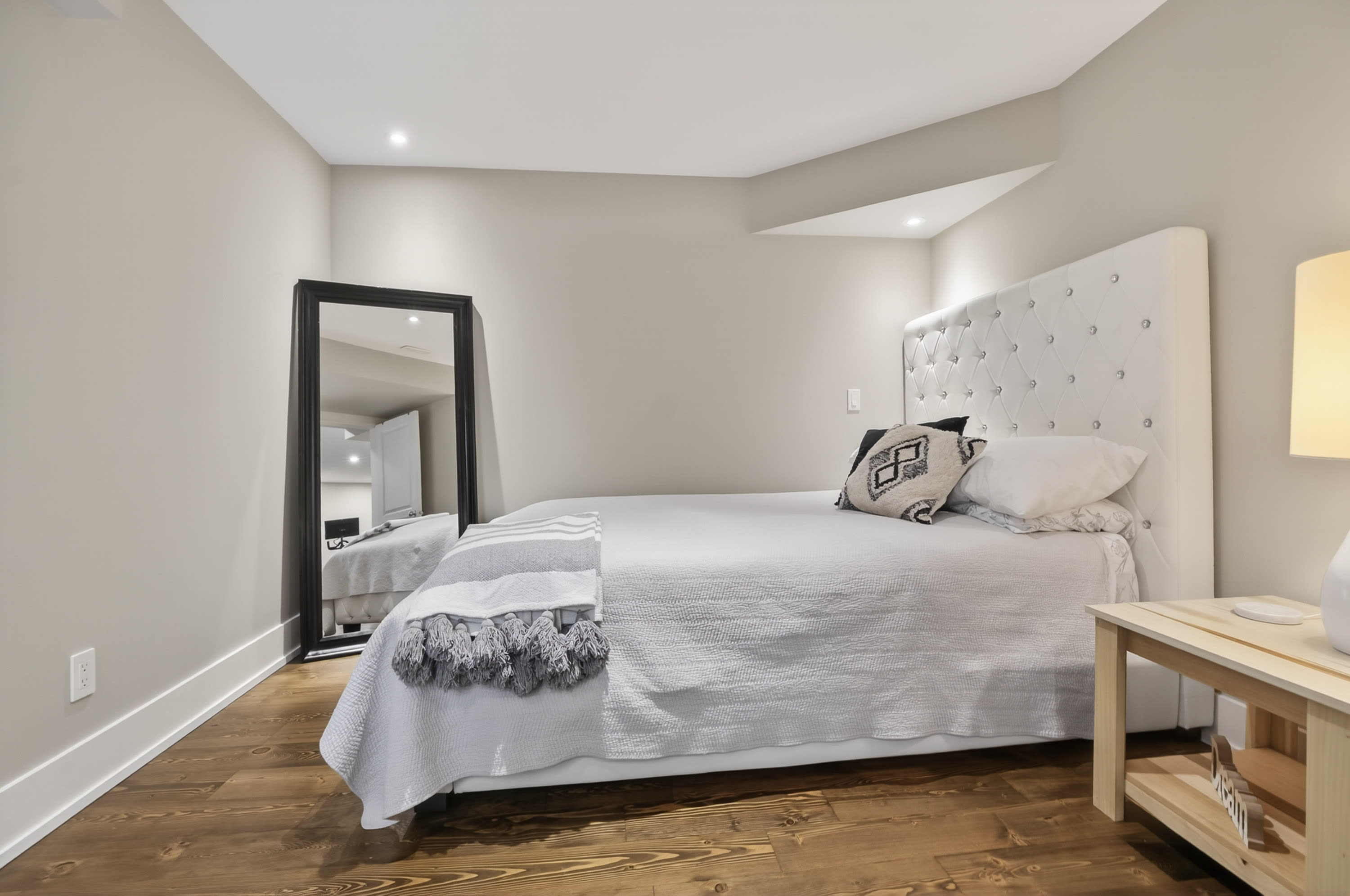Morgan Creek Executive Residence — 15507 37A Avenue
