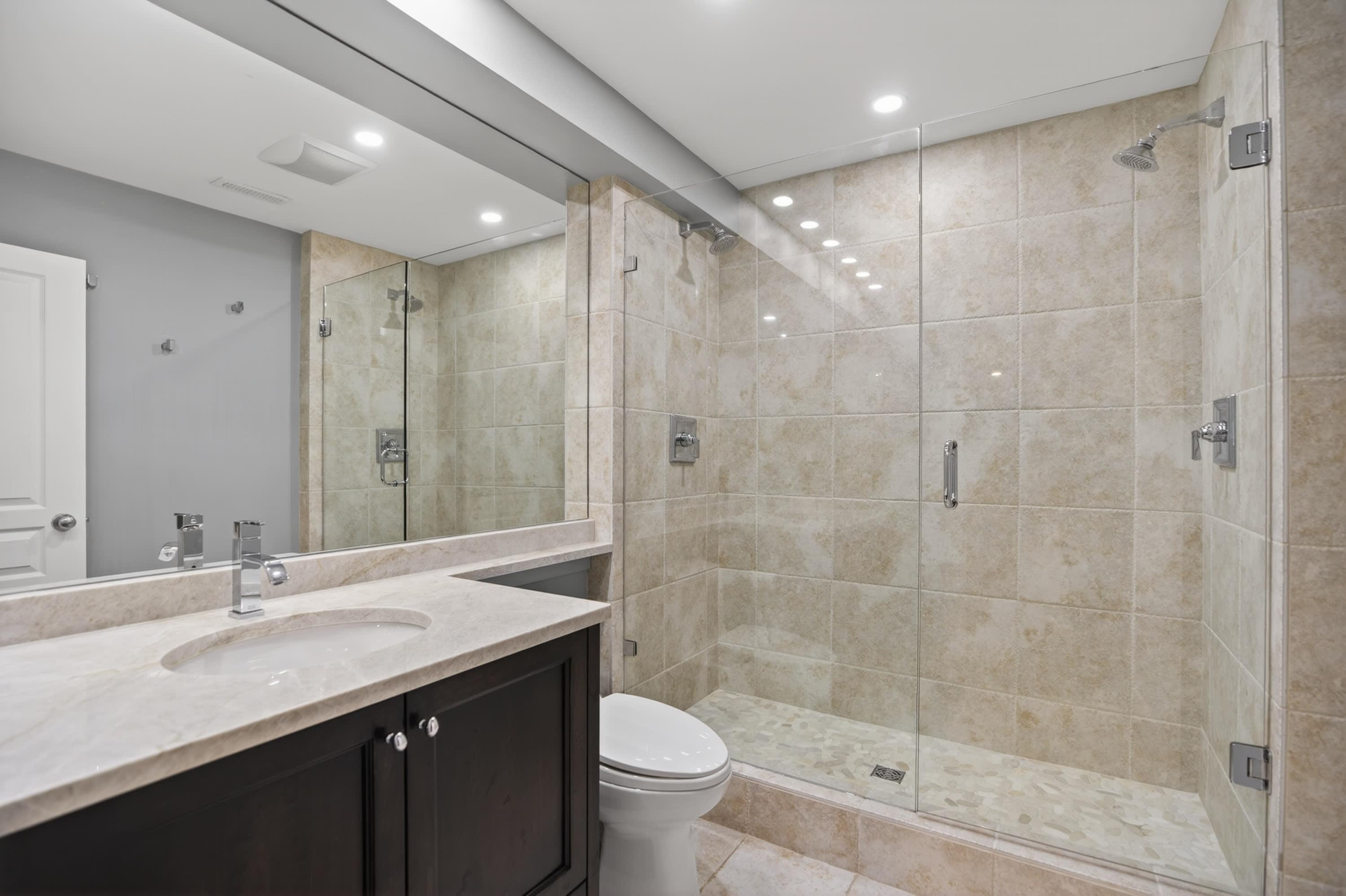 Morgan Creek Executive Residence — 15507 37A Avenue