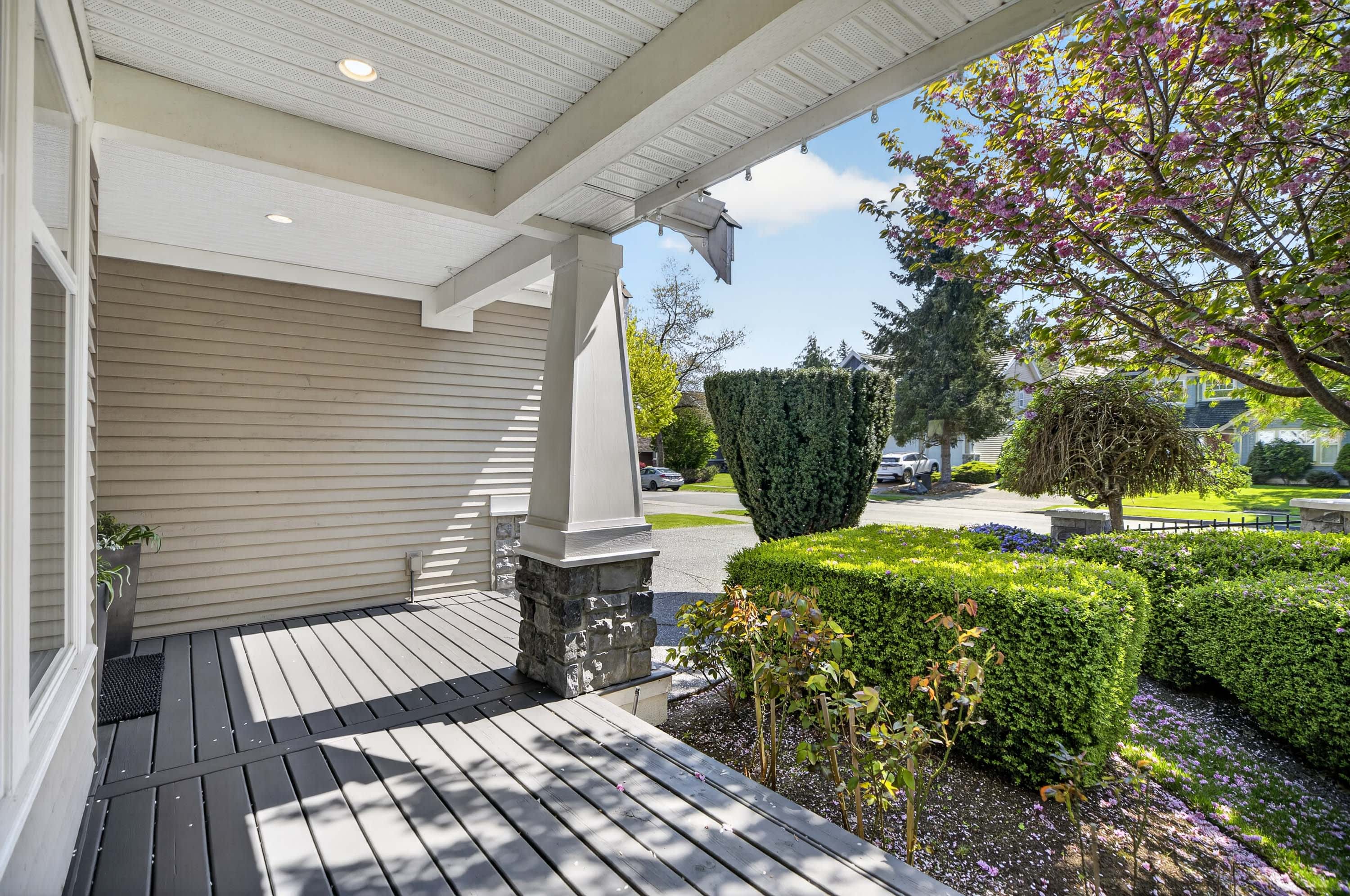 Morgan Creek Executive Residence — 15507 37A Avenue