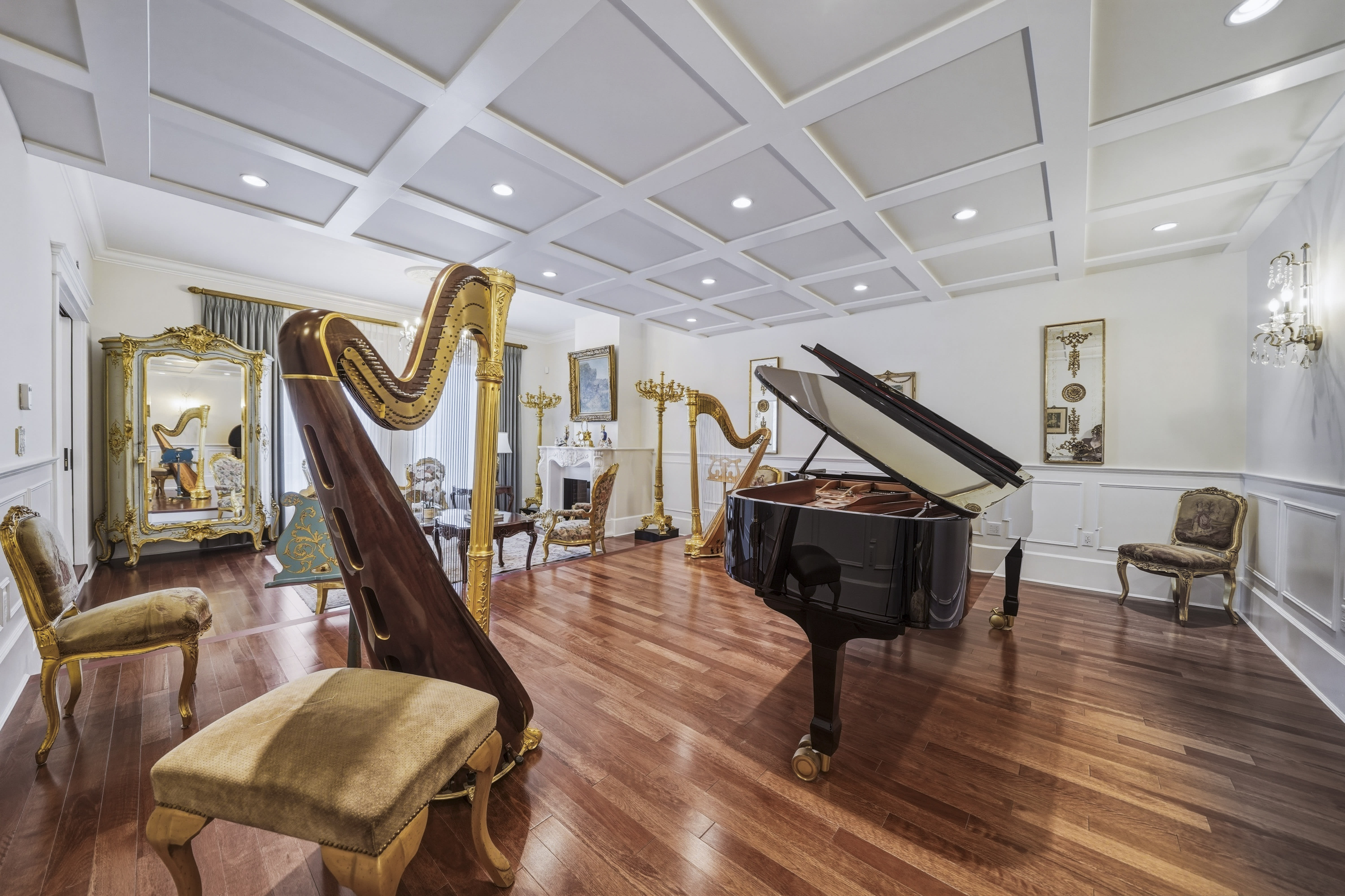 Owl's Landing mud room and storage — luxury estate Saanich